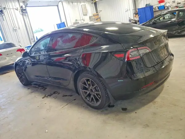 5YJ3E1EA5KF422596 — 2019 Tesla Model 3, фото 2 с аукциона Copart 29.09.2026, Боковая часть