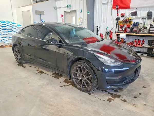 5YJ3E1EA5KF422596 — 2019 Tesla Model 3, фото 4 с аукциона Copart 29.09.2026, Боковая часть
