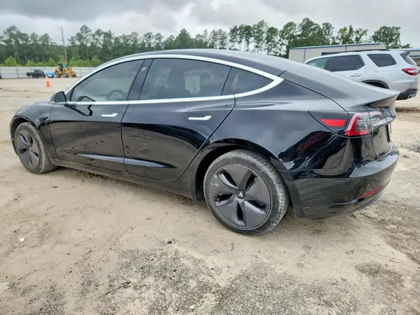 5YJ3E1EA4KF198673 — 2019 Tesla Model 3, фото 2 с аукциона Copart, Боковая часть