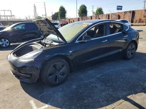 5YJ3E1EA4KF305317 — 2019 Tesla Model 3, Вандализм (Vandalism), фото до ремонта