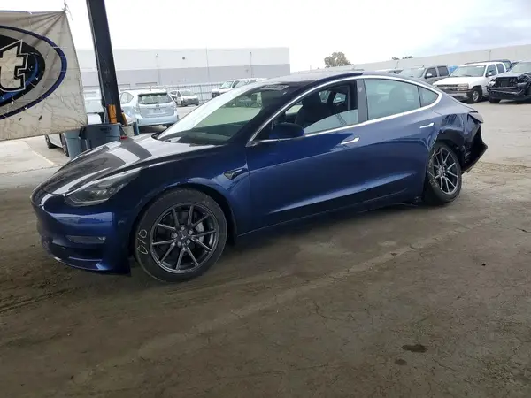 5YJ3E1EB5KF199291 — 2019 Tesla Model 3, Задняя часть (Rear End), фото до ремонта