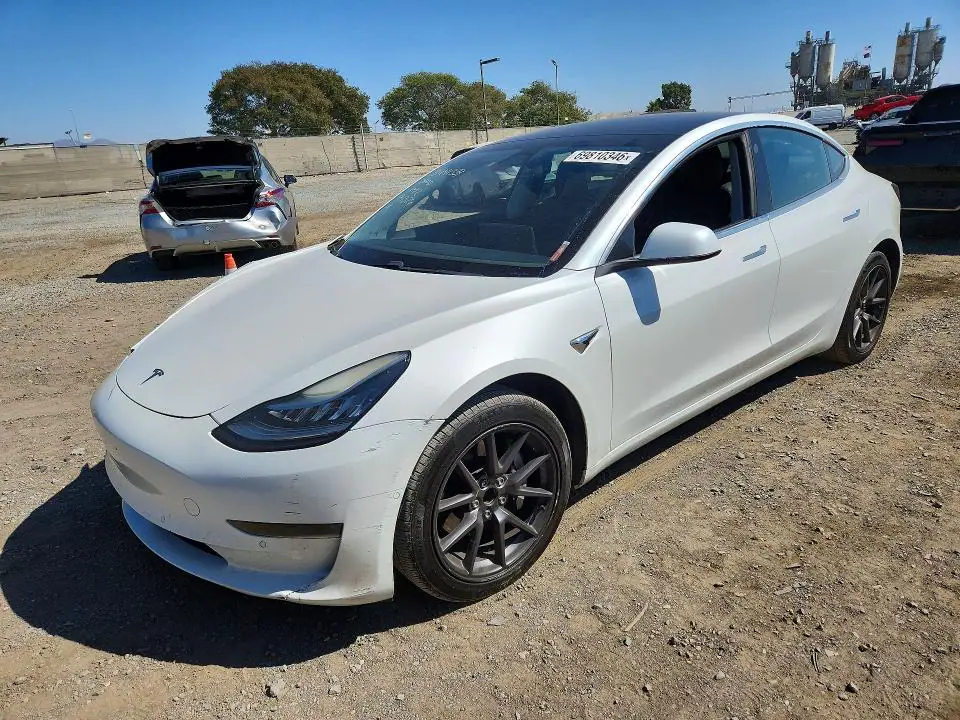 5YJ3E1EAXKF425249 Tesla Model 3 2019 — повреждение Передняя часть, фото до ремонта