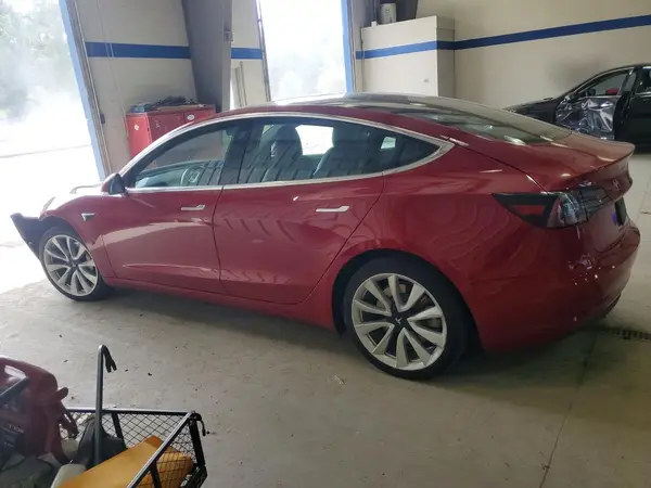 5YJ3E1EA3KF331908 — 2019 Tesla Model 3, фото 2 с аукциона Copart, Передняя часть
