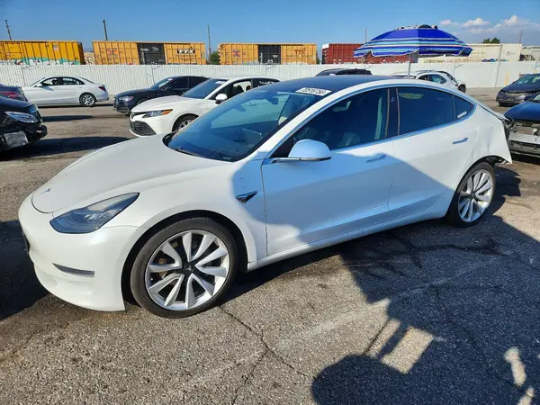 5YJ3E1EB2KF512572 — 2019 Tesla Model 3, Задняя часть (Rear End), фото до ремонта
