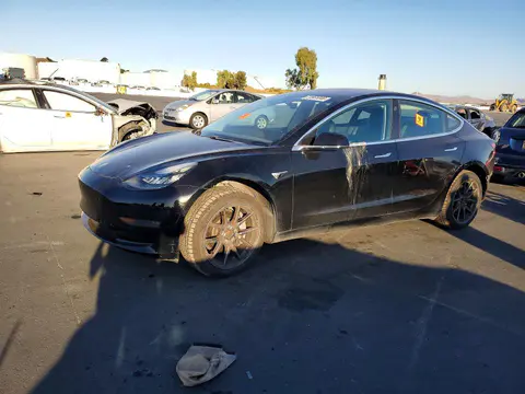 5YJ3E1EAXKF410010 — 2019 Tesla Model 3, Задняя часть (Rear End), фото до ремонта