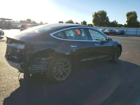 2019 Tesla MODEL 3 VIN 5YJ3E1EAXKF410010 фото 3