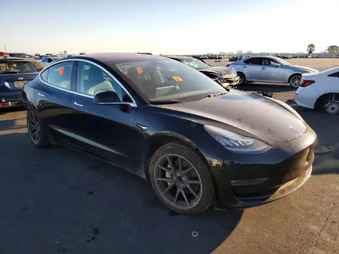 2019 Tesla MODEL 3 VIN 5YJ3E1EAXKF410010 фото 4