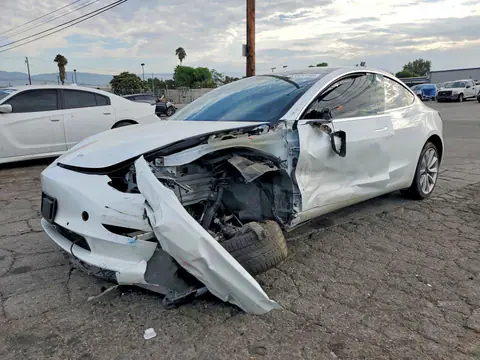 5YJ3E1EB6LF742763 — 2020 Tesla Model 3, Передняя часть (Front End), фото до ремонта