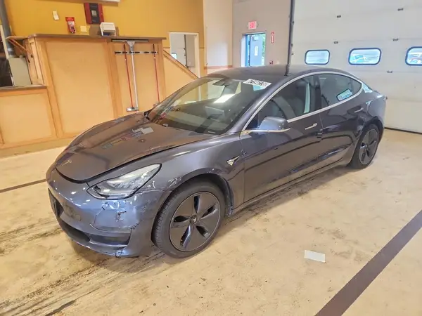 5YJ3E1EA2LF739320 — 2020 Tesla Model 3, Передняя часть (Front End), фото до ремонта