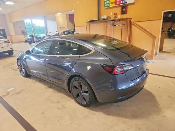 5YJ3E1EA2LF739320 — 2020 Tesla Model 3, фото 2 с аукциона Copart 29.09.2026, Передняя часть
