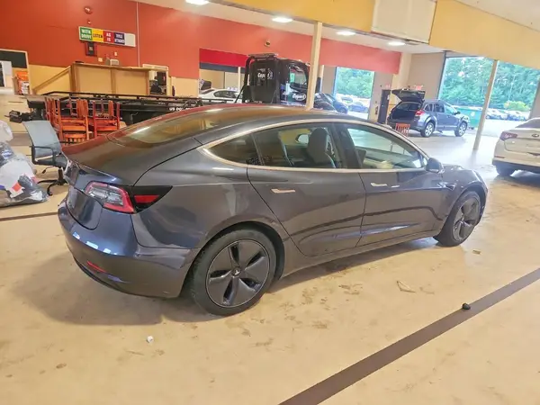 5YJ3E1EA2LF739320 — 2020 Tesla Model 3, фото 3 с аукциона Copart 29.09.2026, Передняя часть