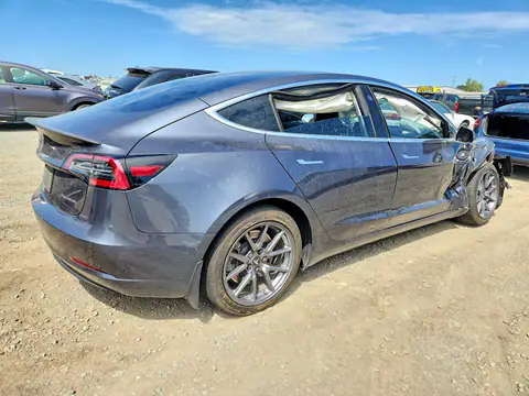 5YJ3E1EB7LF627802 — 2020 Tesla Model 3, фото 3 с аукциона Copart 29.09.2026, Передняя часть