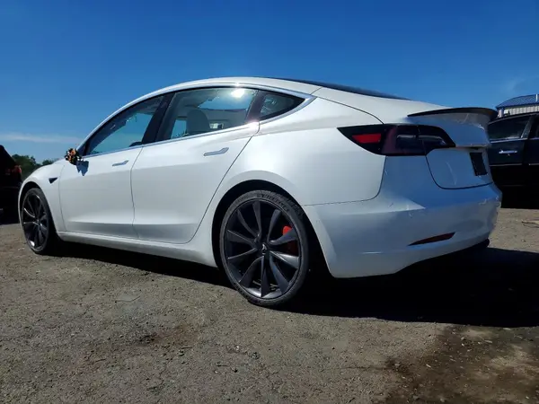 5YJ3E1EC7LF624729 — 2020 Tesla Model 3, фото 2 с аукциона Copart, Вандализм