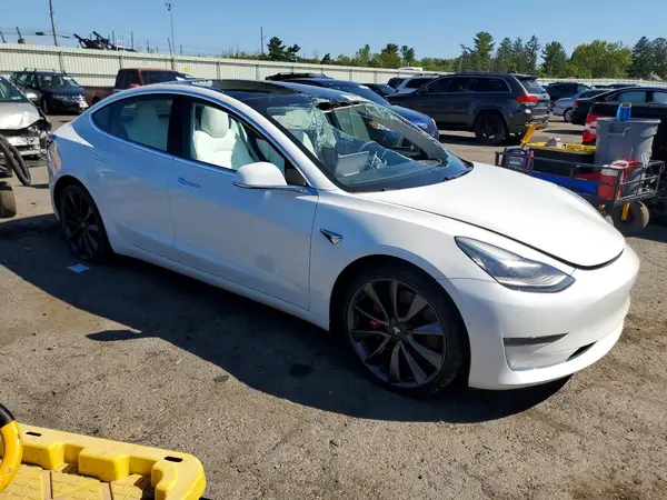 5YJ3E1EC7LF624729 — 2020 Tesla Model 3, фото 4 с аукциона Copart, Вандализм