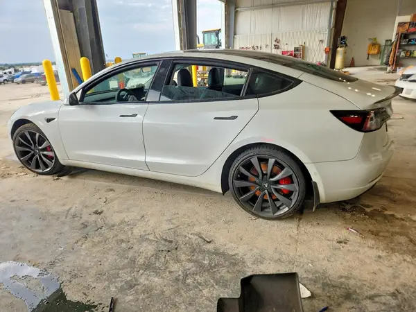 5YJ3E1EC0LF714367 — 2020 Tesla Model 3, фото 2 с аукциона Copart, Передняя часть