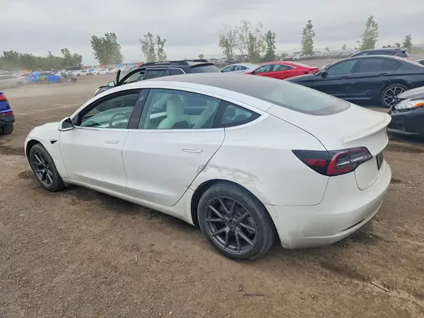 5YJ3E1EA9LF722076 — 2020 Tesla Model 3, фото 2 с аукциона Copart 06.10.2026, Боковая часть