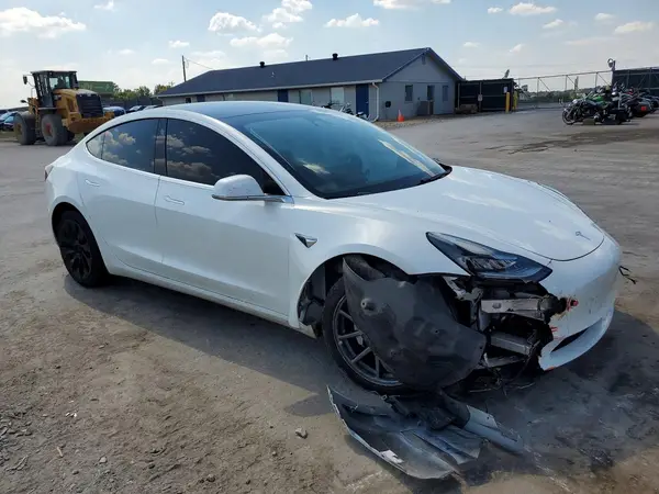 5YJ3E1EB0LF617726 — 2020 Tesla Model 3, фото 4 с аукциона Copart, Передняя часть