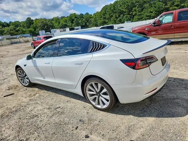 5YJ3E1EAXLF599274 — 2020 Tesla Model 3, фото 2 с аукциона Copart, Задняя часть
