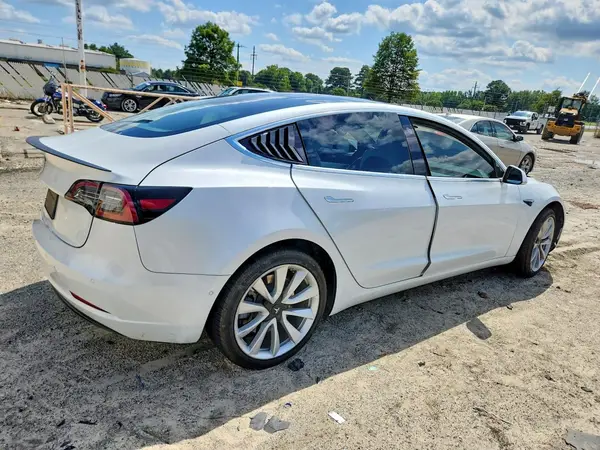 5YJ3E1EAXLF599274 — 2020 Tesla Model 3, фото 3 с аукциона Copart, Задняя часть