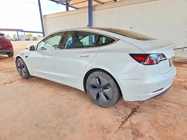 5YJ3E1EB5LF628141 — 2020 Tesla Model 3, фото 2 с аукциона Copart, Передняя часть