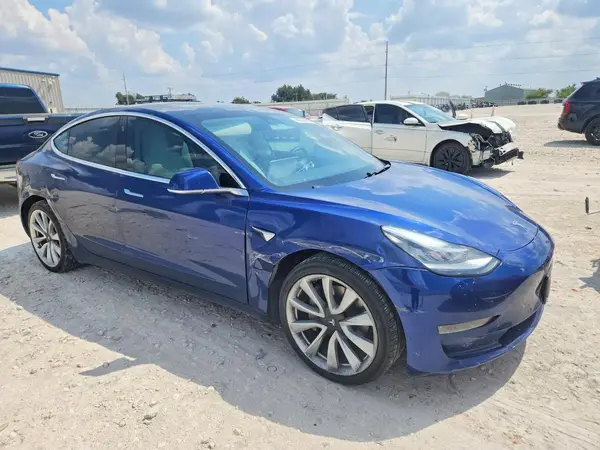 5YJ3E1EA7LF599233 — 2020 Tesla Model 3, фото 4 с аукциона Copart, Передняя часть