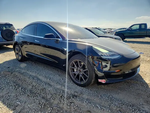 5YJ3E1EBXLF806643 — 2020 Tesla Model 3, фото 4 с аукциона Copart 29.09.2026, Передняя часть