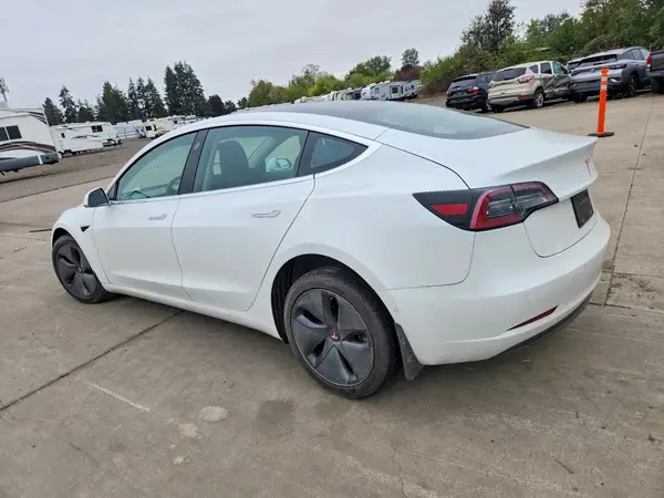 5YJ3E1EB3LF636917 — 2020 Tesla Model 3, фото 2 с аукциона Copart, Передняя часть
