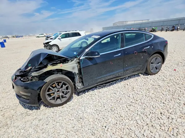 5YJ3E1EA9LF704533 — 2020 Tesla Model 3, Передняя часть (Front End), фото до ремонта