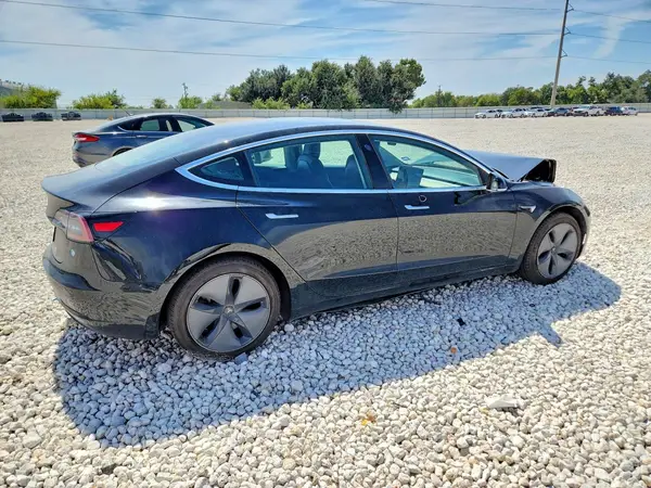 5YJ3E1EA9LF704533 — 2020 Tesla Model 3, фото 3 с аукциона Copart, Передняя часть