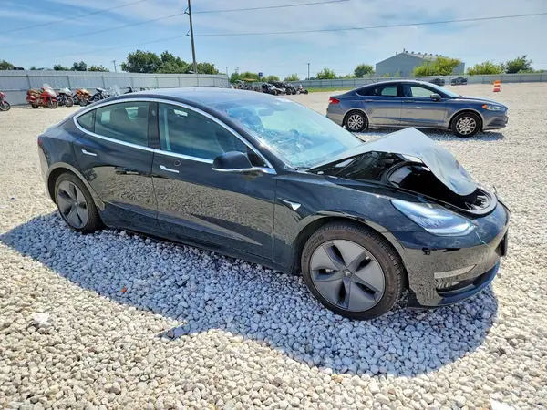5YJ3E1EA9LF704533 — 2020 Tesla Model 3, фото 4 с аукциона Copart, Передняя часть