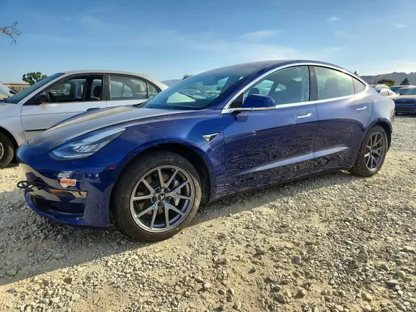 5YJ3E1EA2LF631179 — 2020 Tesla Model 3, Задняя часть (Rear End), фото до ремонта