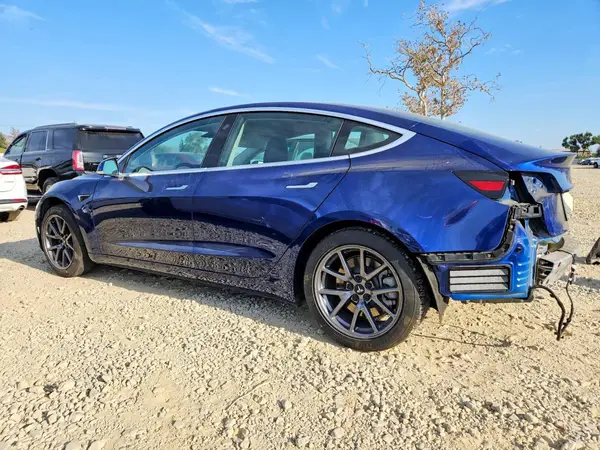 5YJ3E1EA2LF631179 — 2020 Tesla Model 3, фото 2 с аукциона Copart, Задняя часть