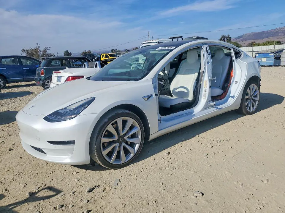 2020 Tesla MODEL 3 VIN 5YJ3E1EB4LF640474 фото 1