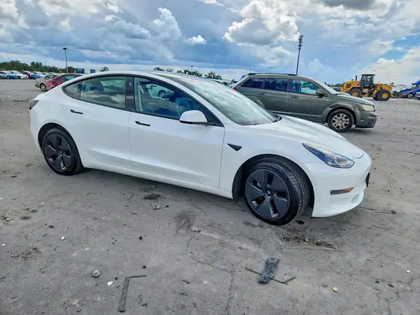 5YJ3E1EB4MF988387 — 2021 Tesla Model 3, фото 4 с аукциона Copart, Мелкие вмятины и царапины
