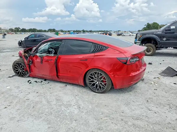 5YJ3E1EC8MF054418 — 2021 Tesla Model 3, фото 2 с аукциона Copart, Передняя часть