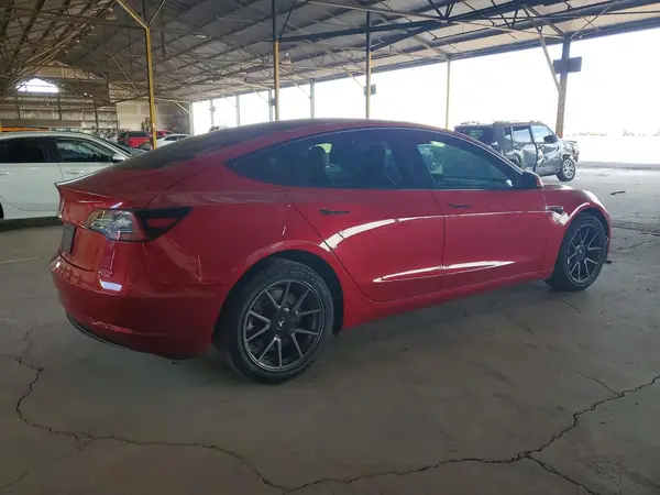5YJ3E1EA5MF054066 — 2021 Tesla Model 3, фото 3 с аукциона Copart, Передняя часть