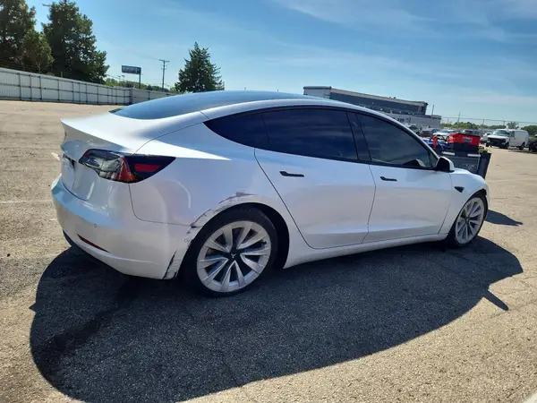 5YJ3E1EA6MF052875 — 2021 Tesla Model 3, фото 3 с аукциона Copart, Передняя часть