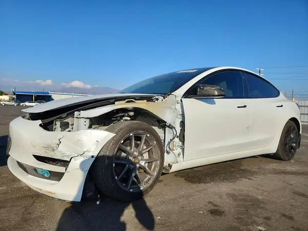 5YJ3E1EA6MF873202 — 2021 Tesla Model 3, Передняя часть (Front End), фото до ремонта
