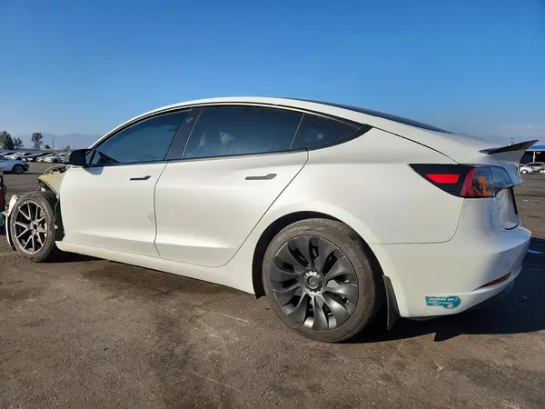 5YJ3E1EA6MF873202 — 2021 Tesla Model 3, фото 2 с аукциона Copart, Передняя часть