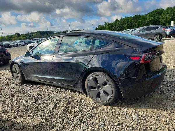 5YJ3E1EA0MF028426 — 2021 Tesla Model 3, фото 2 с аукциона Copart 14.10.2026, Мелкие вмятины и царапины