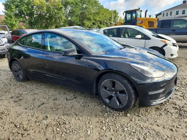 5YJ3E1EA0MF028426 — 2021 Tesla Model 3, фото 4 с аукциона Copart 14.10.2026, Мелкие вмятины и царапины
