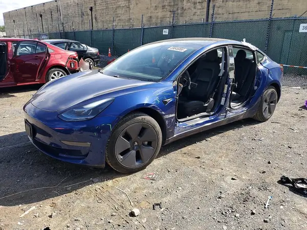 5YJ3E1EB6MF974152 — 2021 Tesla Model 3, Боковая часть (Side), фото до ремонта