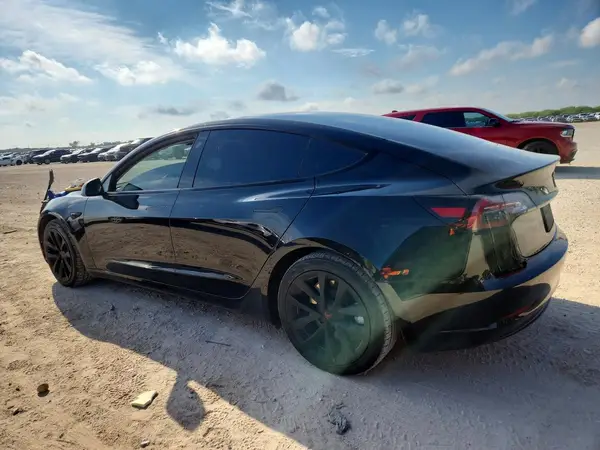 5YJ3E1EA9MF091668 — 2021 Tesla Model 3, фото 2 с аукциона Copart, Град
