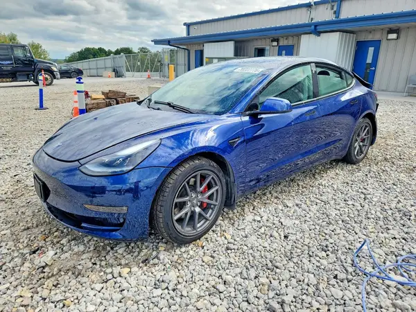 5YJ3E1EB2MF983317 — 2021 Tesla Model 3, Задняя часть (Rear End), фото до ремонта