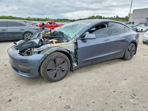 5YJ3E1ECXMF083354 — 2021 Tesla Model 3, Передняя часть (Front End), фото до ремонта
