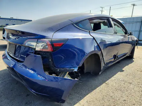 5YJ3E1EB8NF143088 — 2022 Tesla Model 3, фото 3 с аукциона Copart 30.09.2026, Передняя часть