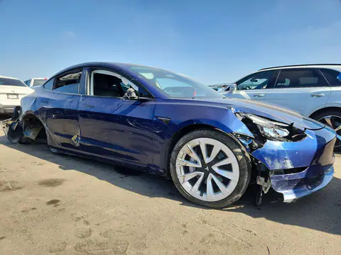 5YJ3E1EB8NF143088 — 2022 Tesla Model 3, фото 4 с аукциона Copart 30.09.2026, Передняя часть
