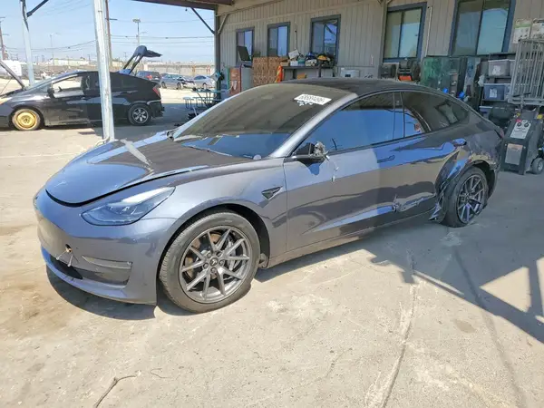5YJ3E1EB3NF212768 — 2022 Tesla Model 3, Боковая часть (Side), фото до ремонта