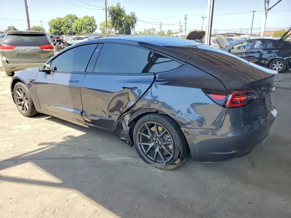 5YJ3E1EB3NF212768 — 2022 Tesla Model 3, фото 2 с аукциона Copart, Боковая часть