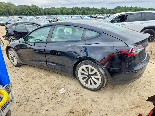 5YJ3E1EAXNF369284 — 2022 Tesla Model 3, фото 2 с аукциона Copart 05.10.2026, Передняя часть